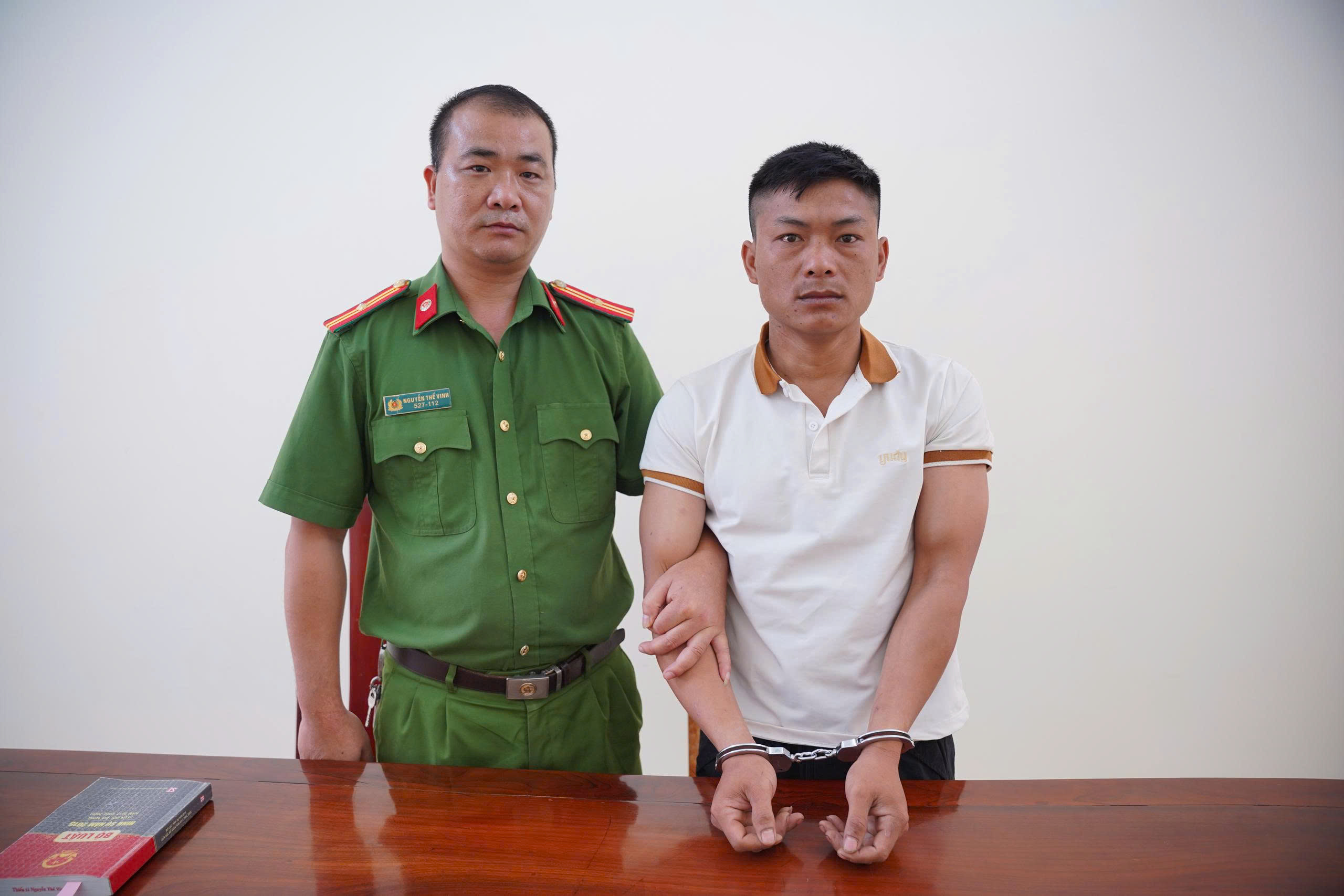 Khởi tố 1 đối tượng về hành vi hiếp dâm người dưới 16 tuổi