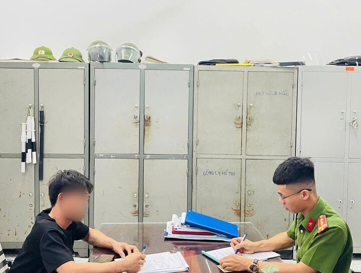 Xử phạt nam tài xế để mạt sắt rơi vãi khiến nhiều xe thủng lốp