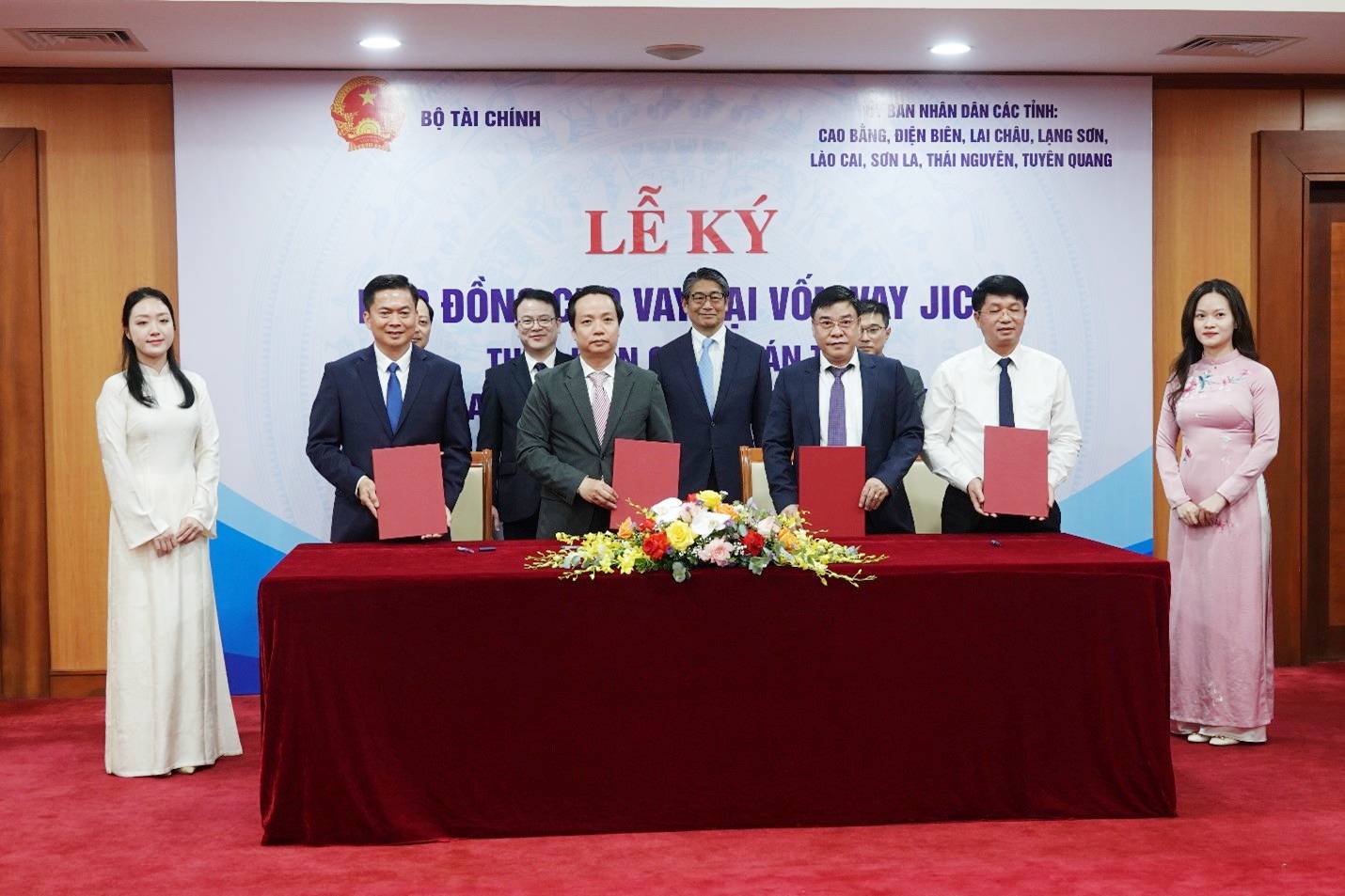 Bộ Tài chính ký kết 11 Hợp đồng cho vay lại vốn ODA Nhật Bản với 8 tỉnh miền núi phía Bắc