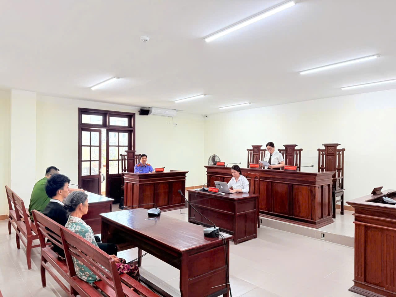 Tham gia phiên họp áp dụng biện pháp xử lý chuyển hướng đối với người chưa thành niên phạm tội