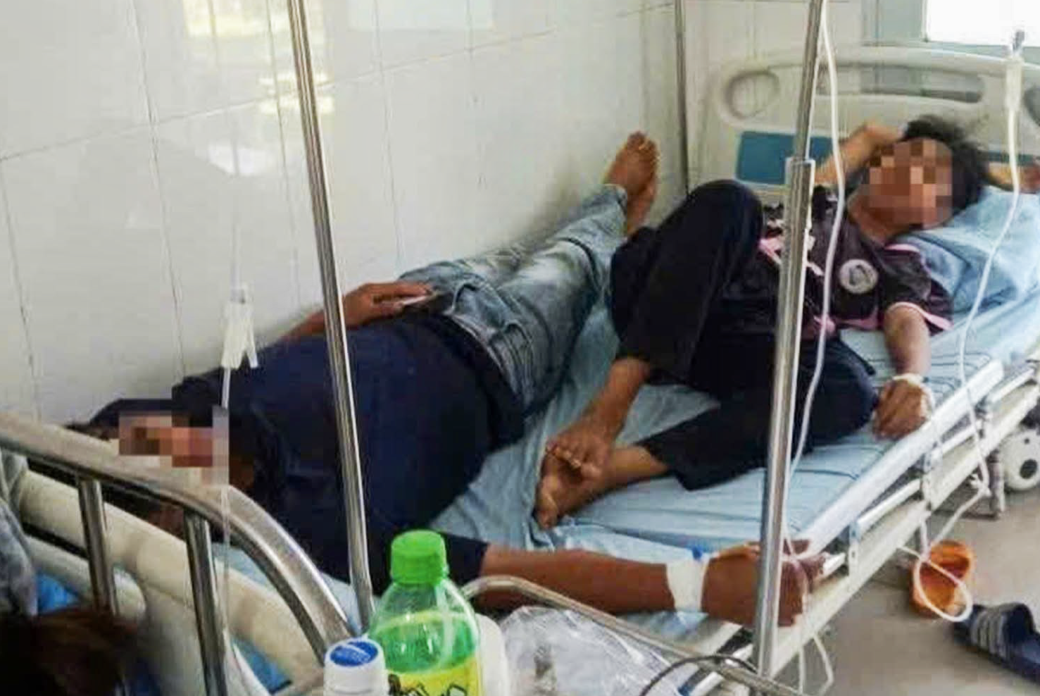 Ăn nấm hái trong rừng, cả nhà ngộ độc, 1 người tử vong