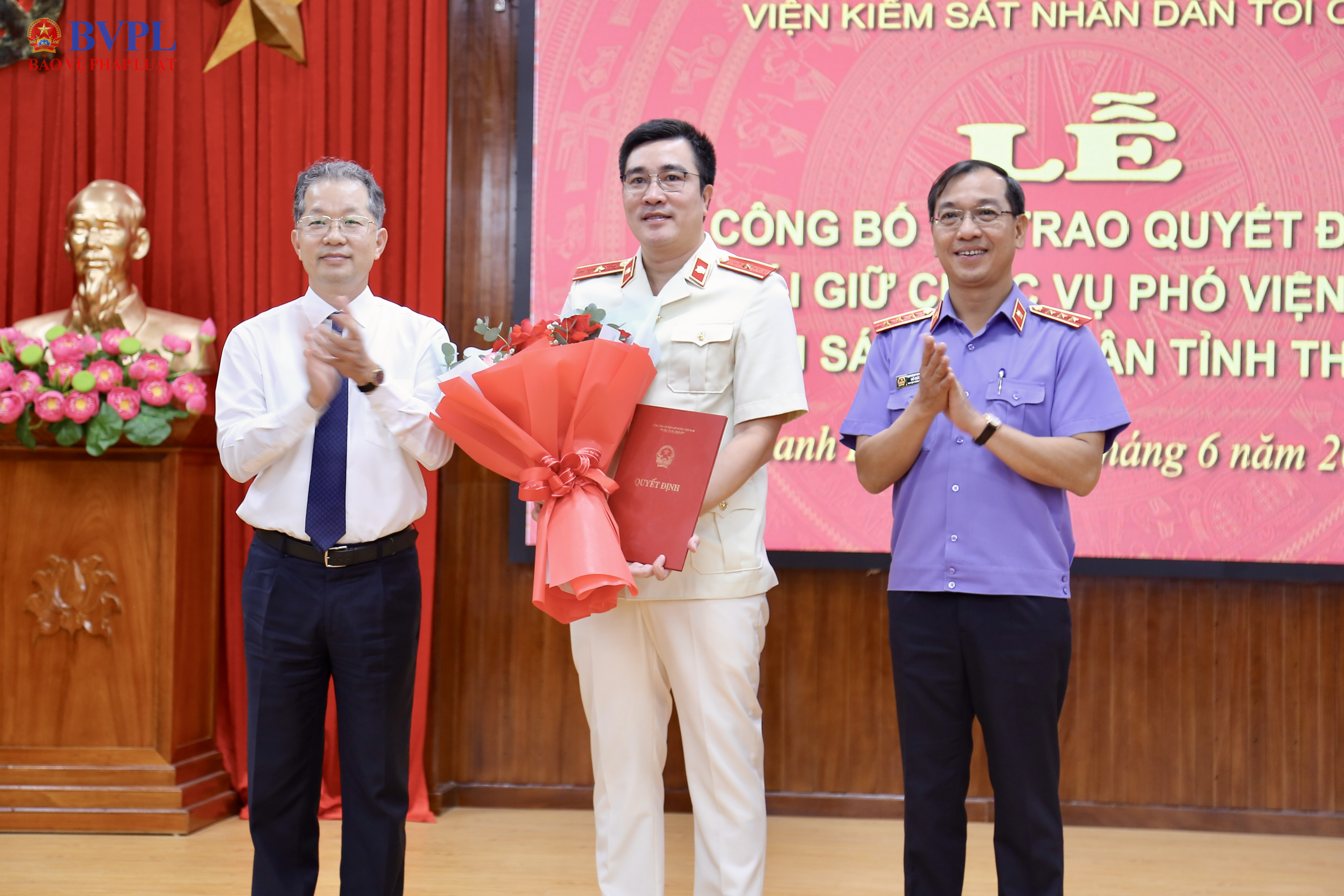 Công bố và trao Quyết định biệt phái đồng chí Lê Đức Sơn giữ chức vụ Phó Viện trưởng VKSND tỉnh Thanh Hóa