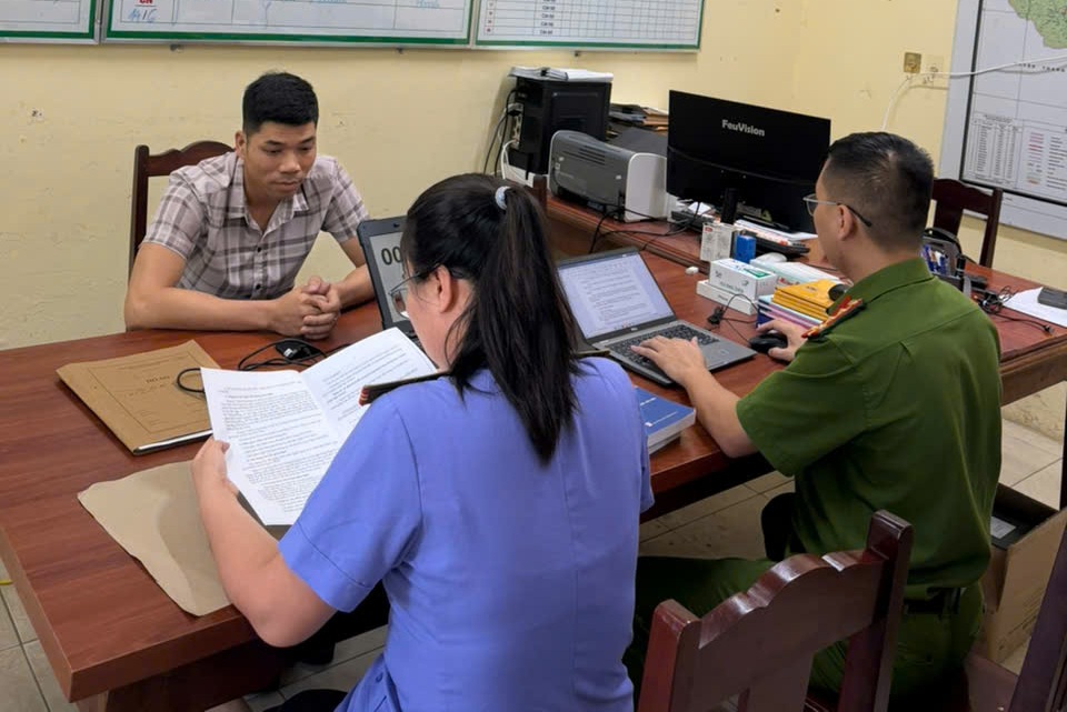 Phê chuẩn khởi tố giám đốc doanh nghiệp xây dựng và vận tải về tội Trốn thuế