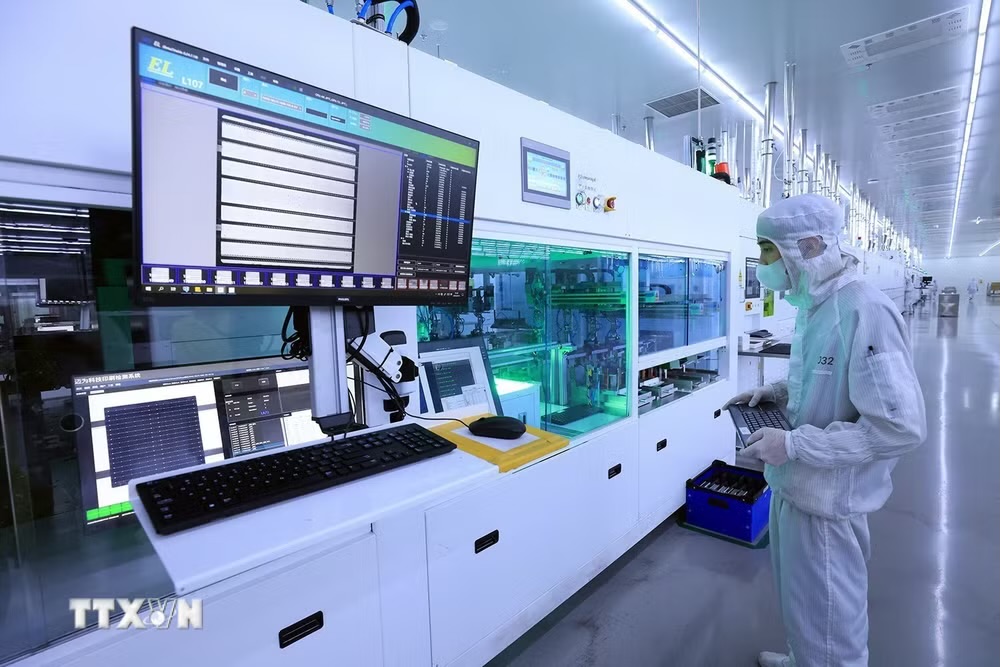 Bộ Chính trị ban hành Nghị quyết về phát triển kinh tế có vốn đầu tư nước ngoài