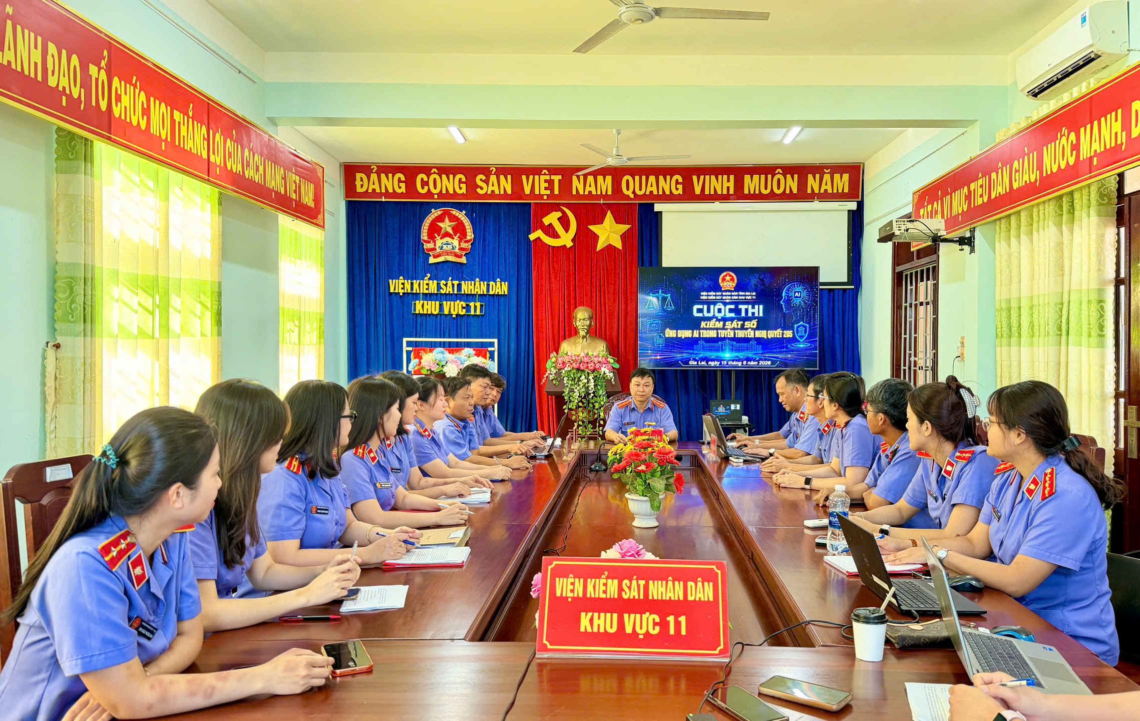 VKSND khu vực 11 - Gia Lai Thi “Kiểm sát số - Ứng dụng AI trong tuyên truyền Nghị quyết 205”