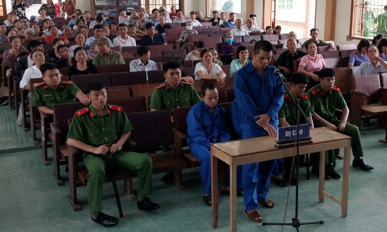 Phối hợp tổ chức xét xử lưu động 3 vụ án hình sự về tội phạm ma túy