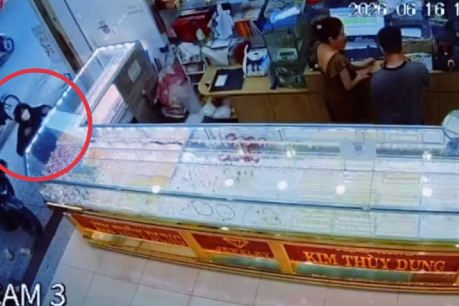 Truy bắt xuyên đêm nữ đối tượng giả nam giới cướp giật tại tiệm vàng