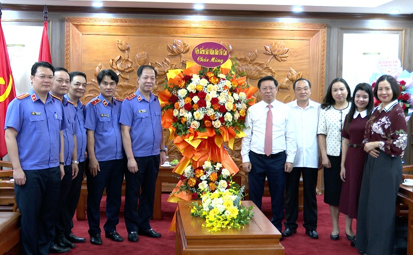 Lãnh đạo VKSND tối cao chúc mừng Ban Tuyên giáo và Dân vận Trung ương và các cơ quan báo chí chủ lực