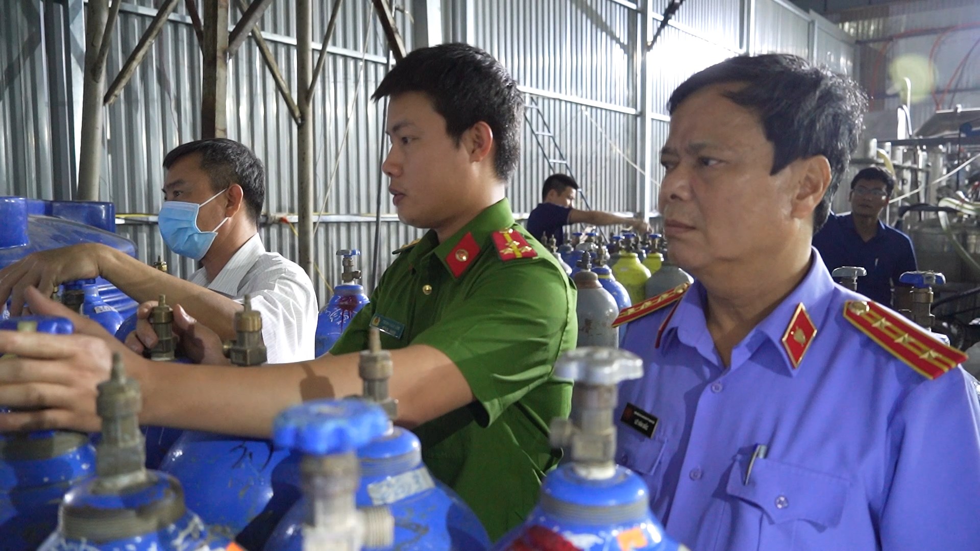 Lần theo dấu vết