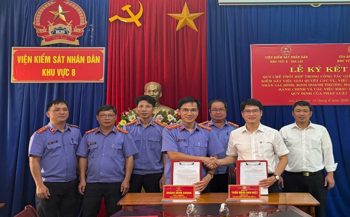 VKSND và TAND khu vực 8, tỉnh Gia Lai ký kết quy chế phối hợp
