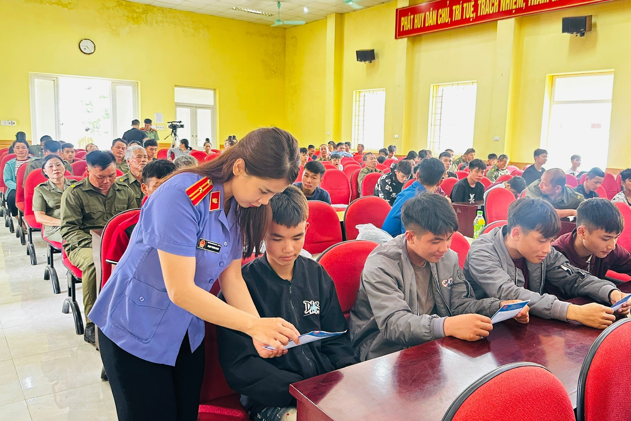 VKSND khu vực 4, tỉnh Sơn La phối hợp tuyên truyền pháp luật tại xã Mai Sơn