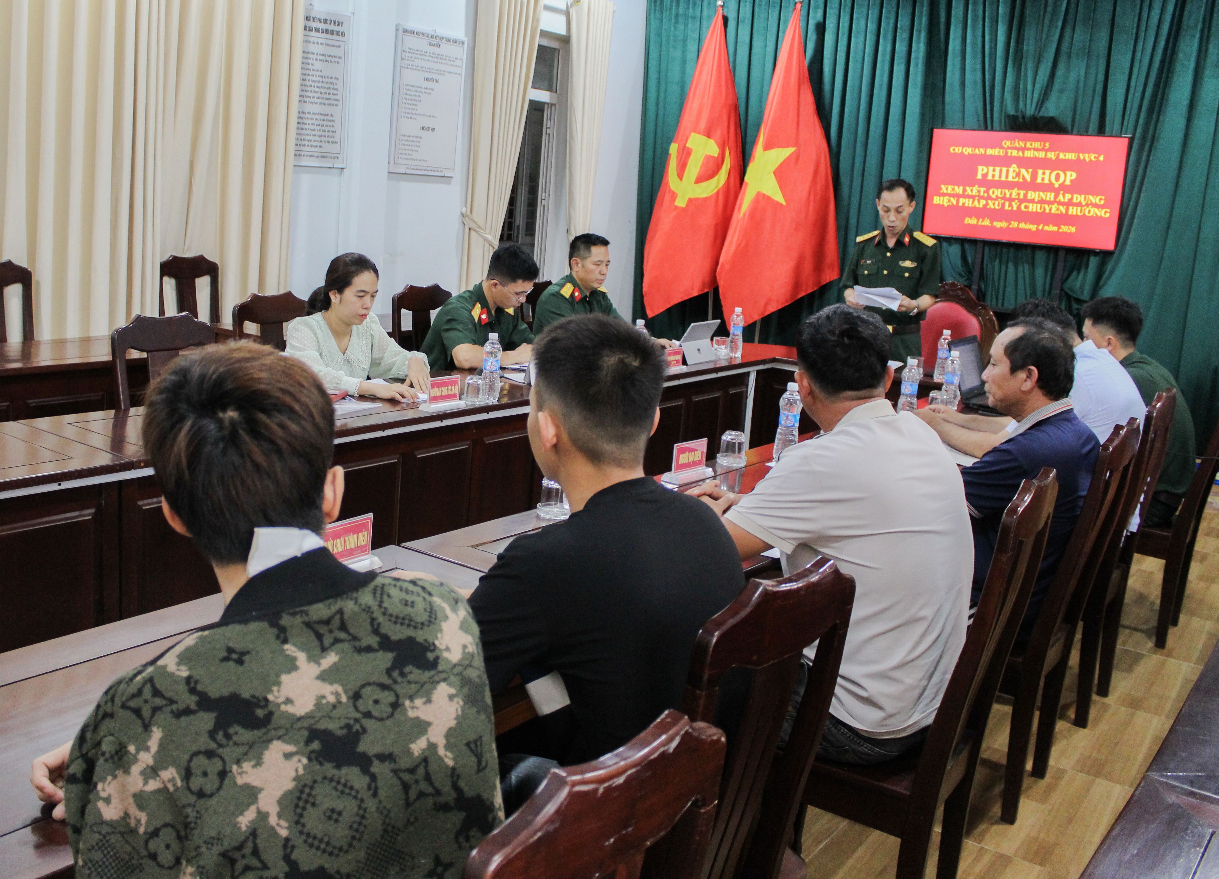 Một số vướng mắc về thủ tục xử lý chuyển hướng đối với người chưa thành niên phạm tội