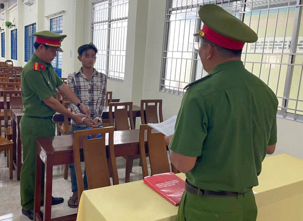 Bắt tạm giam đối tượng thực hiện hành vi giao cấu với người chưa đủ tuổi