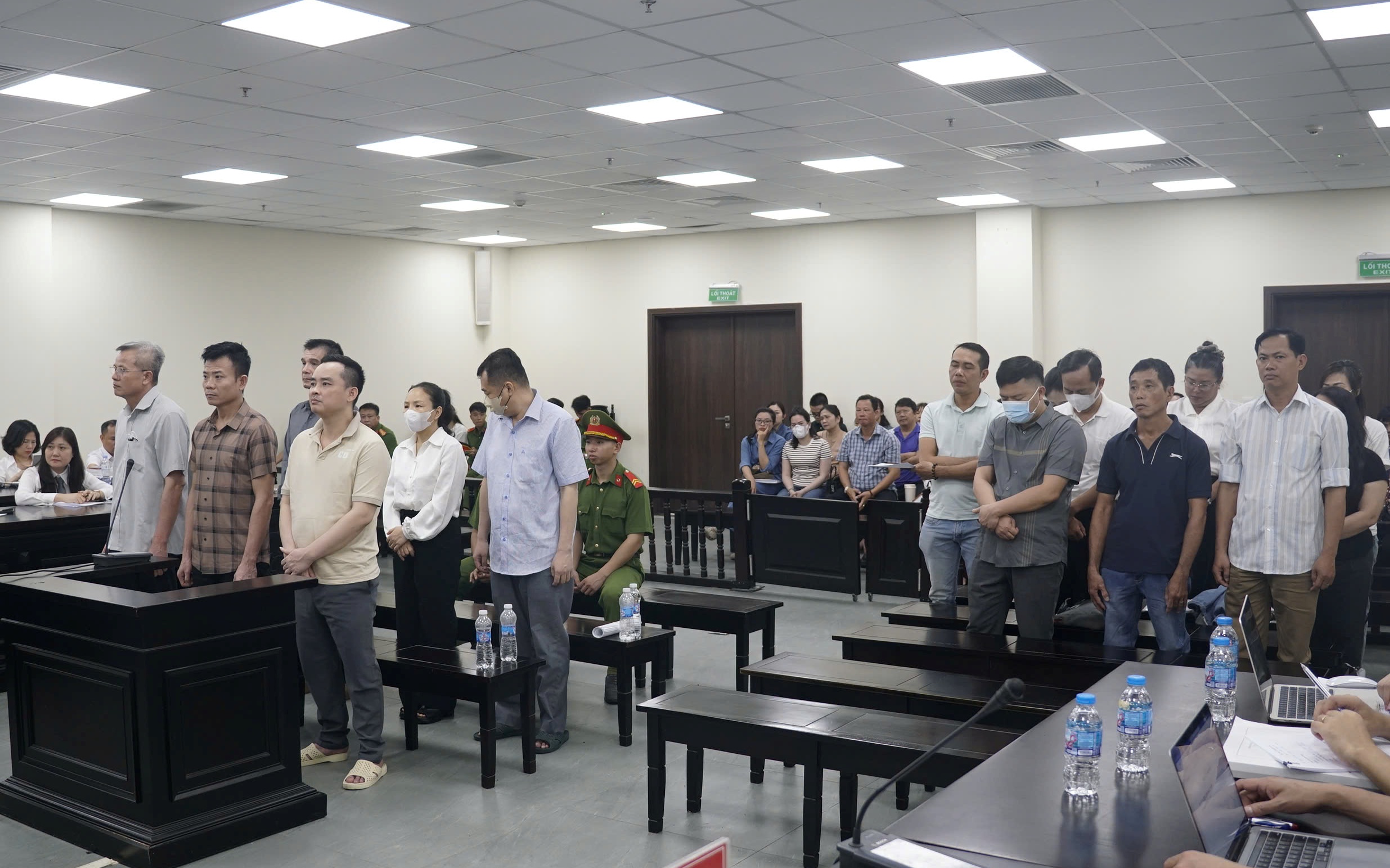 Cựu Giám đốc Xí nghiệp X30 khai bị ép nâng khống hợp đồng và rút tiền để ngoại giao