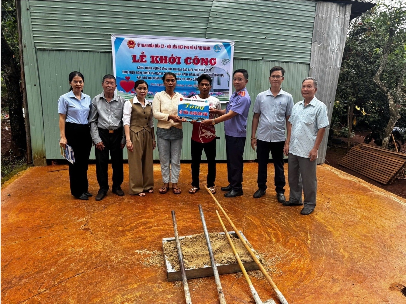 VKSND thành phố Đồng Nai phối hợp cùng các mạnh thường quân xây nhà Đại đoàn kết