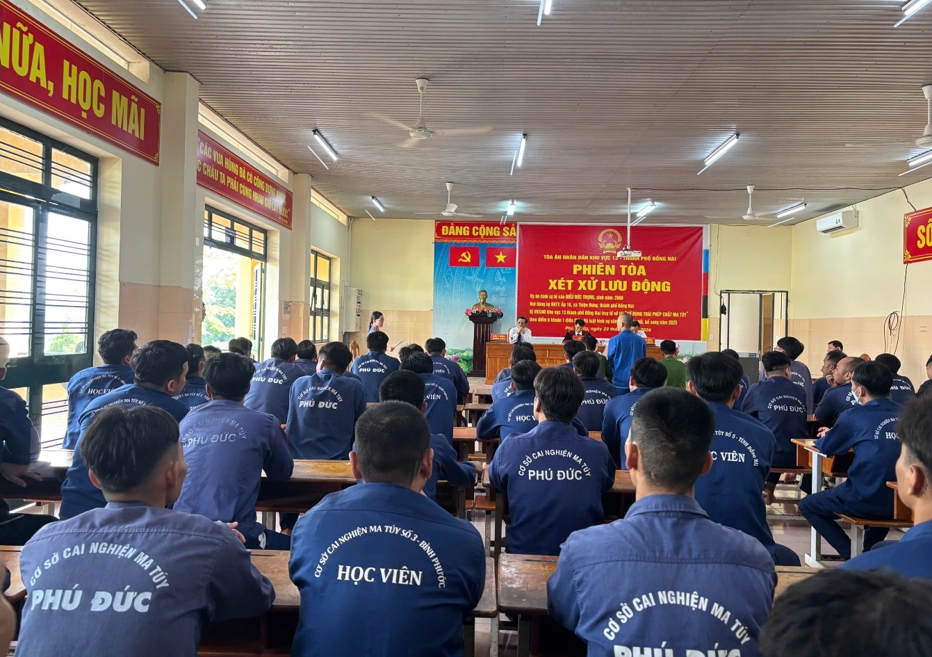 VKSND Khu vực 13, thành phố Đồng Nai phối hợp cùng TAND Khu vực 13 tổ chức phiên tòa xét xử lưu động