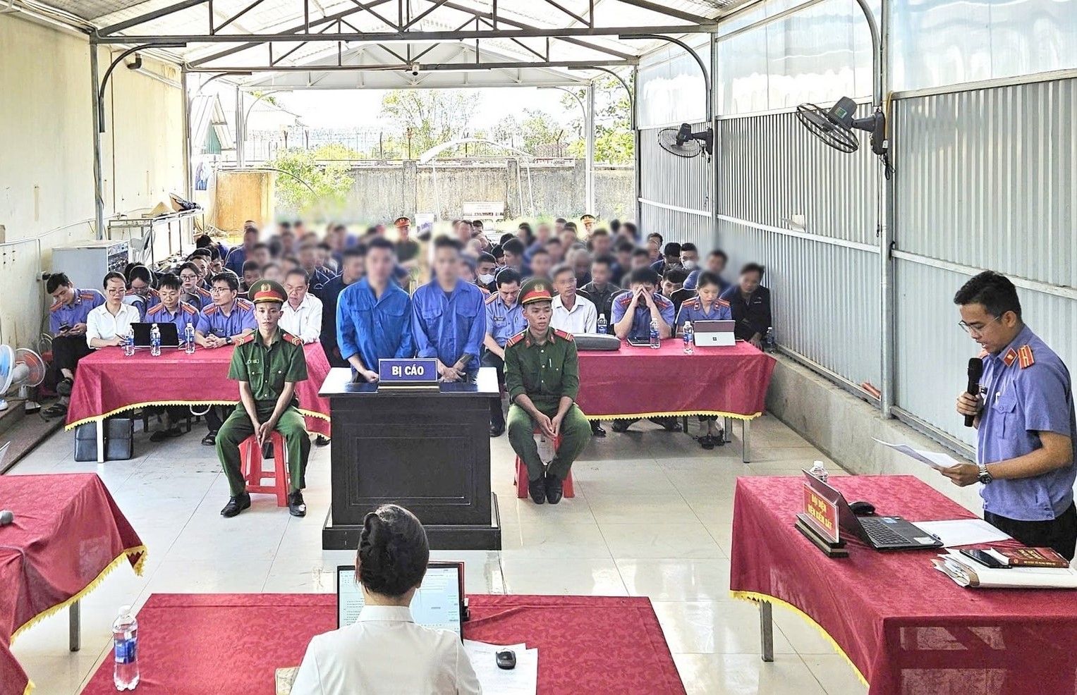 VKSND khu vực 1, tỉnh Hà Tĩnh phối hợp tổ chức xét xử lưu động 2 vụ án về tội phạm ma túy
