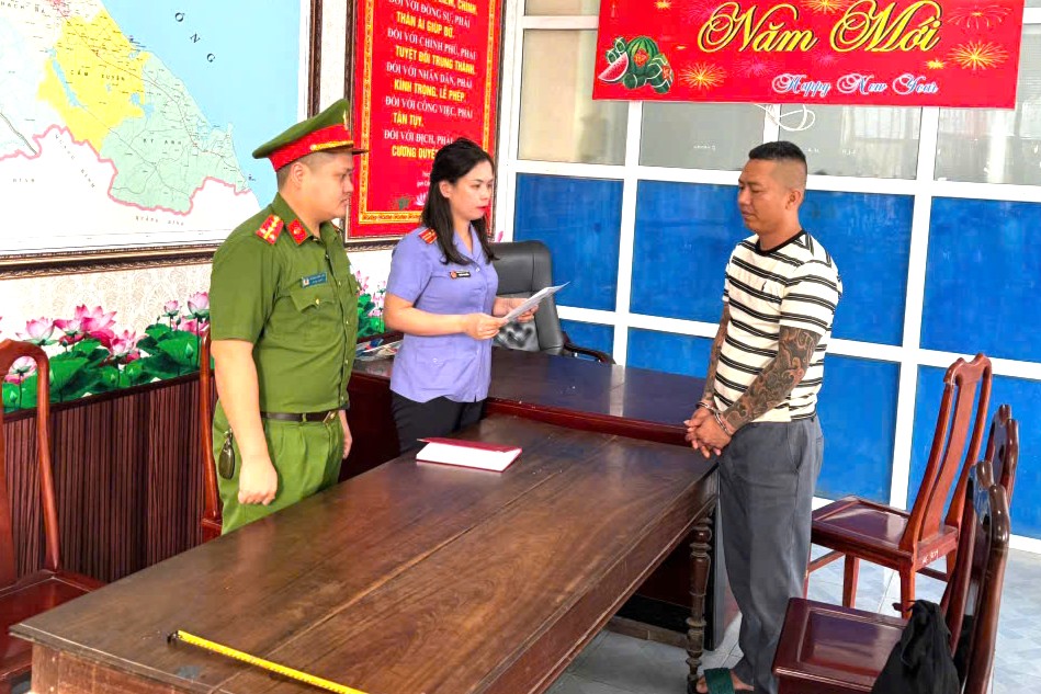 Phê chuẩn khởi tố đối tượng tàng trữ trái phép chất ma túy