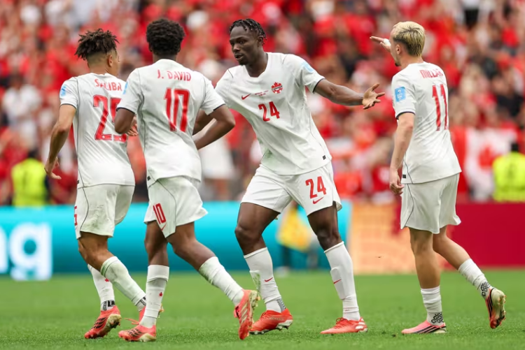 Ba đội đồng chủ nhà World Cup 2026 đều giành quyền vào vòng loại trực tiếp