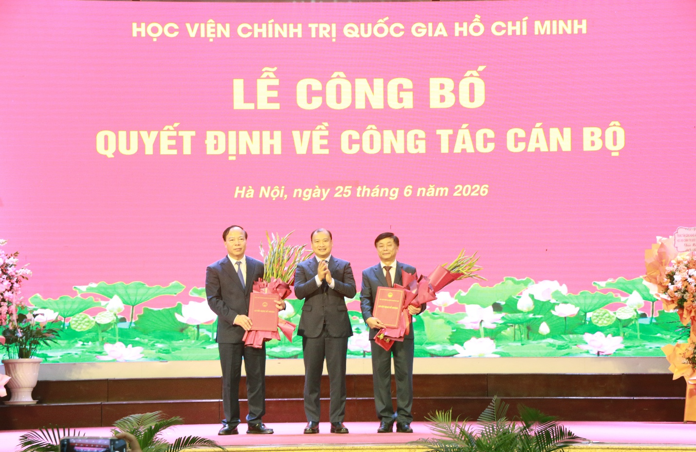 Bổ nhiệm lại Giám đốc và bổ nhiệm Phó Giám đốc Thường trực Học viện Báo chí và Tuyên truyền