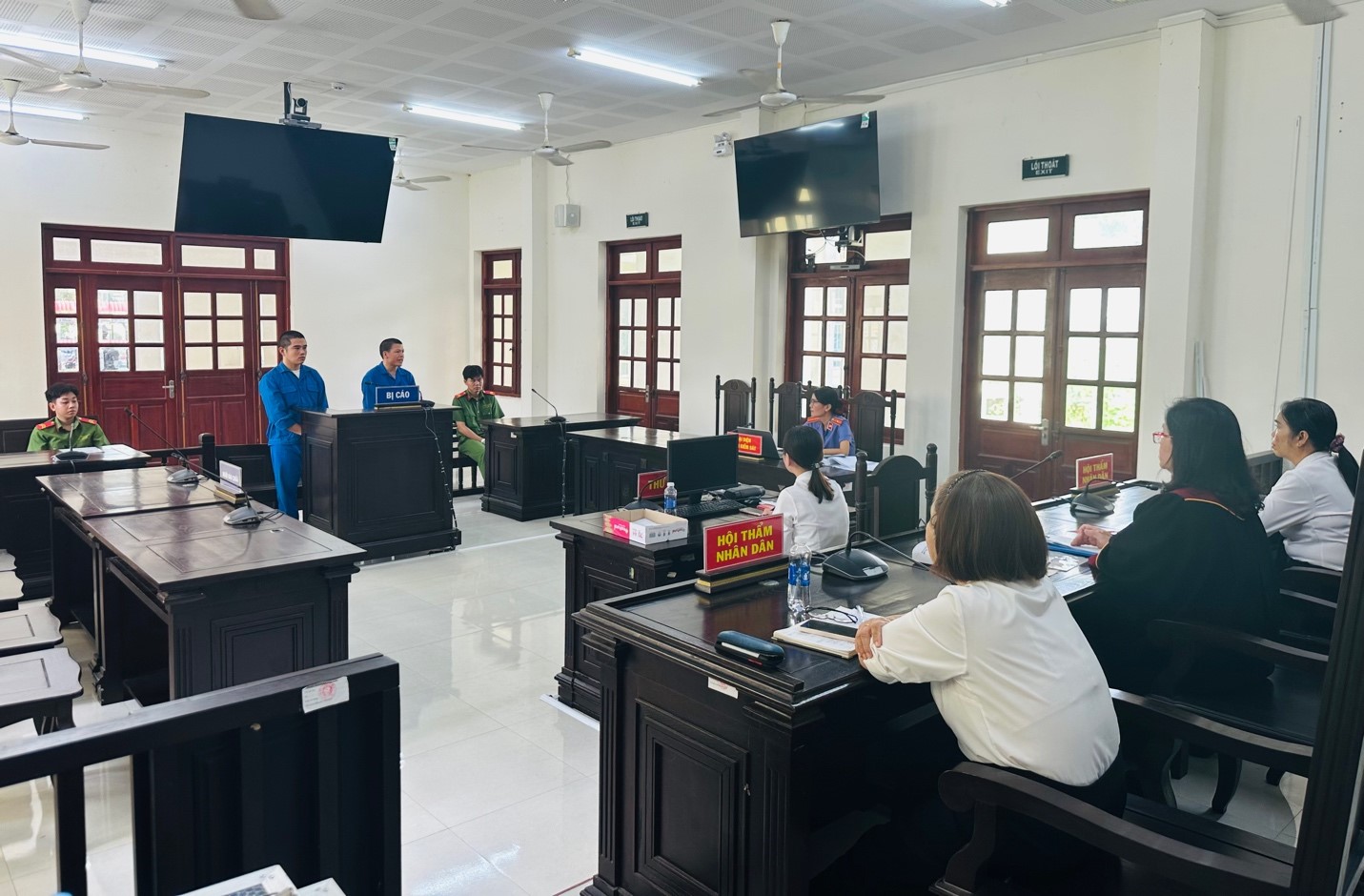 Tòa tuyên phạt hai bị cáo trong vụ án tổ chức sử dụng trái phép chất ma túy