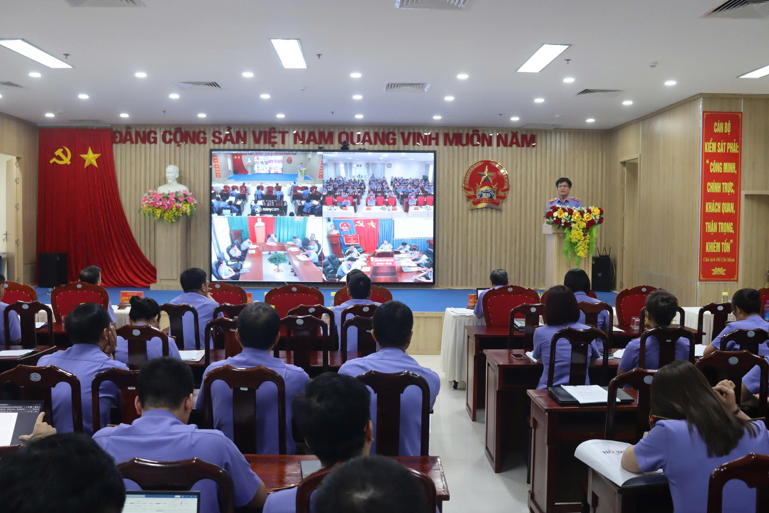 VKSND tỉnh Đắk Lắk Giao ban công tác triển khai thực hiện Nghị quyết số 205 của Quốc hội