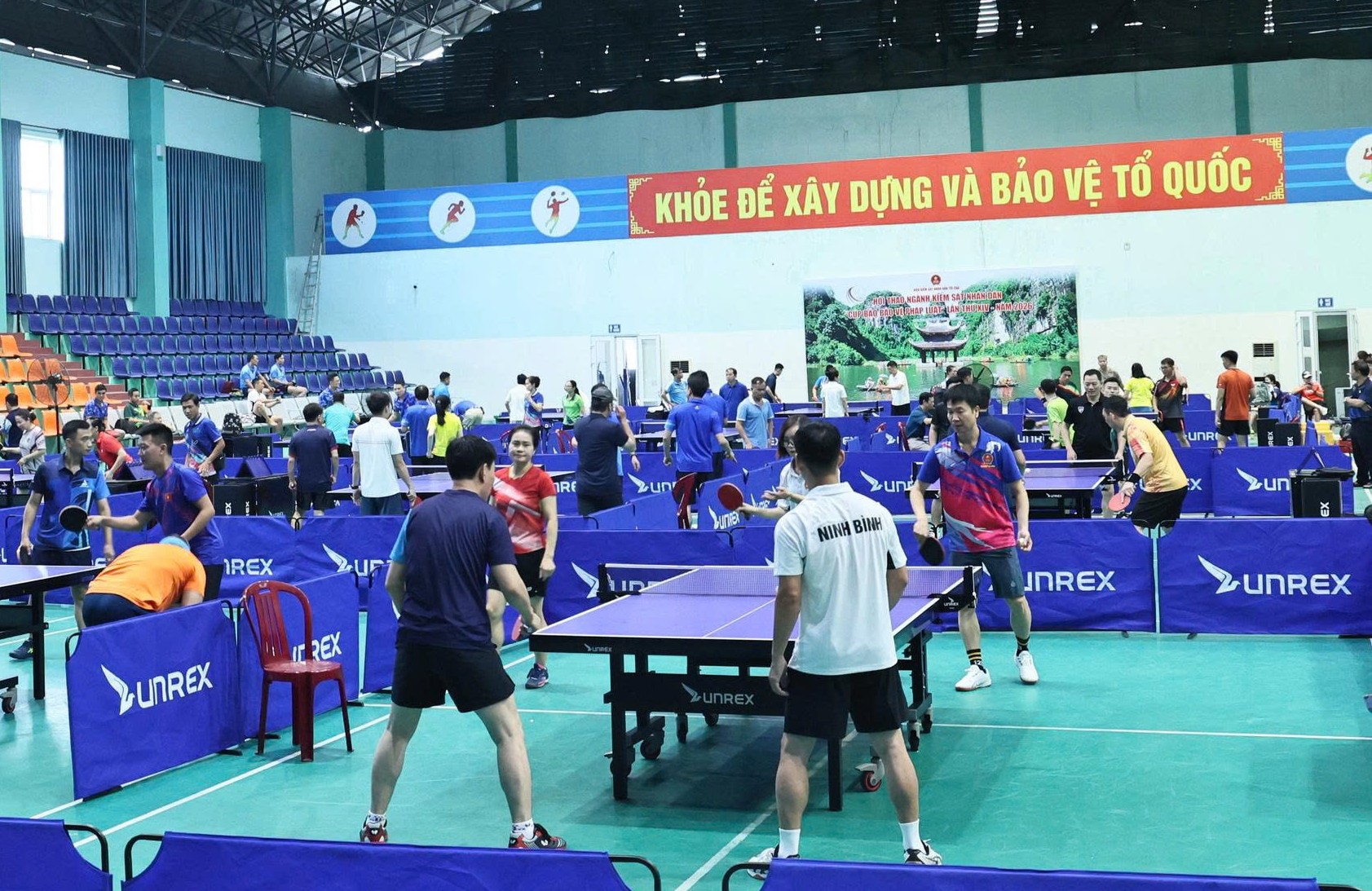 Sôi nổi ngày thi đấu đầu tiên môn bóng bàn tại Hội thao ngành Kiểm sát nhân dân năm 2026