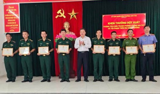 VKSND khu vực 2, TP Đà Nẵng được khen thưởng trong đấu tranh phòng, chống tội phạm ma túy
