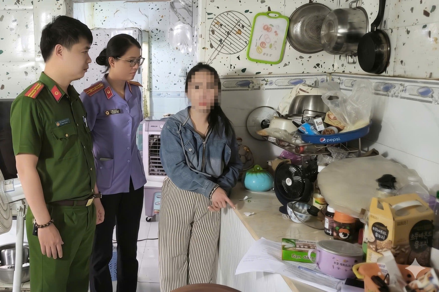 Kiểm sát việc bắt quả tang đối tượng tàng trữ, tổ chức sử dụng trái phép chất ma túy
