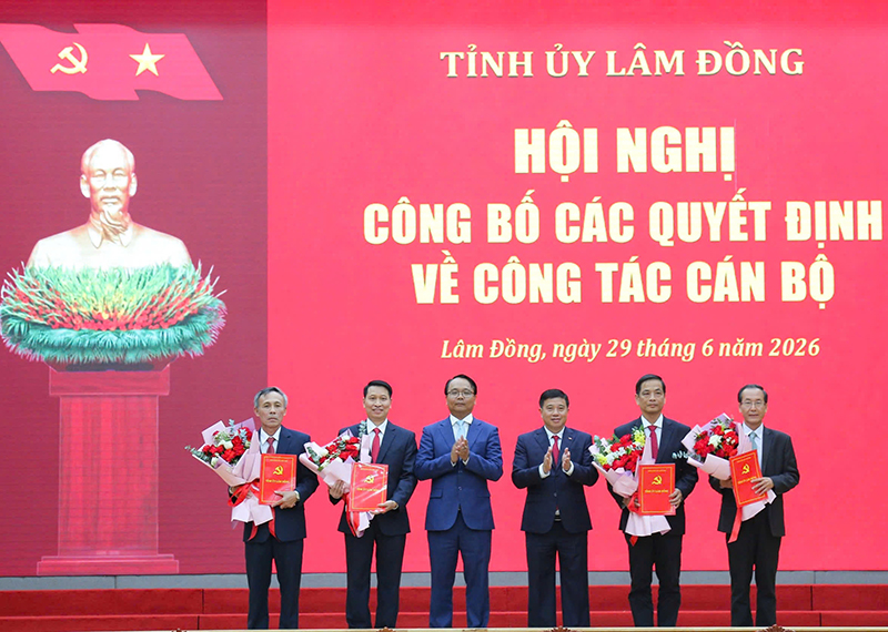 Lâm Đồng công bố các Quyết định về công tác cán bộ