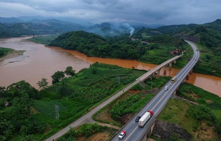 Nghiên cứu, đánh giá cụ thể hiệu quả đầu tư Dự án cao tốc Bảo Hà - Lai Châu