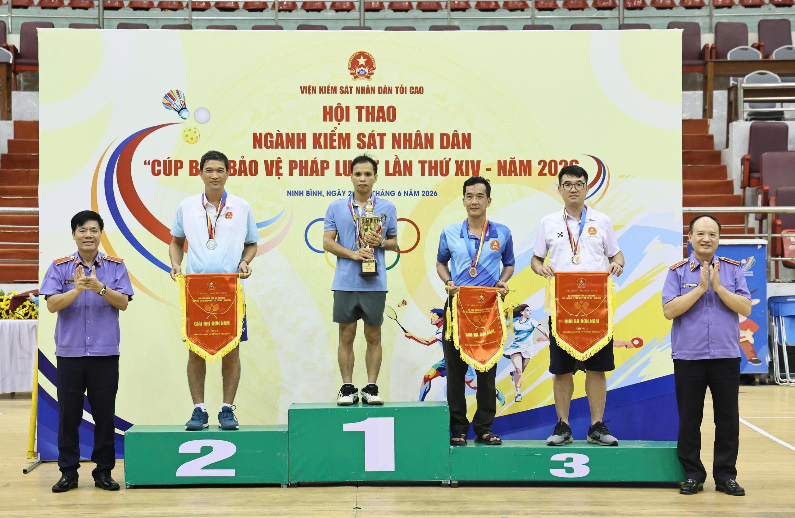 VKSND khu vực 8, tỉnh Hưng Yên Tuyên dương vận động viên xuất sắc tại Hội thao ngành Kiểm sát nhân dân năm 2026
