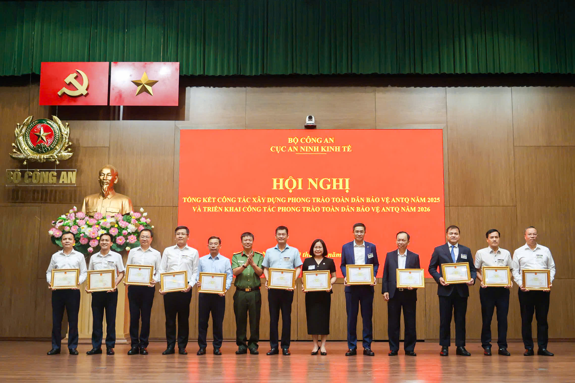 Agribank được Bộ Công an tặng Bằng khen trong công tác xây dựng phong trào Toàn dân bảo vệ an ninh Tổ quốc