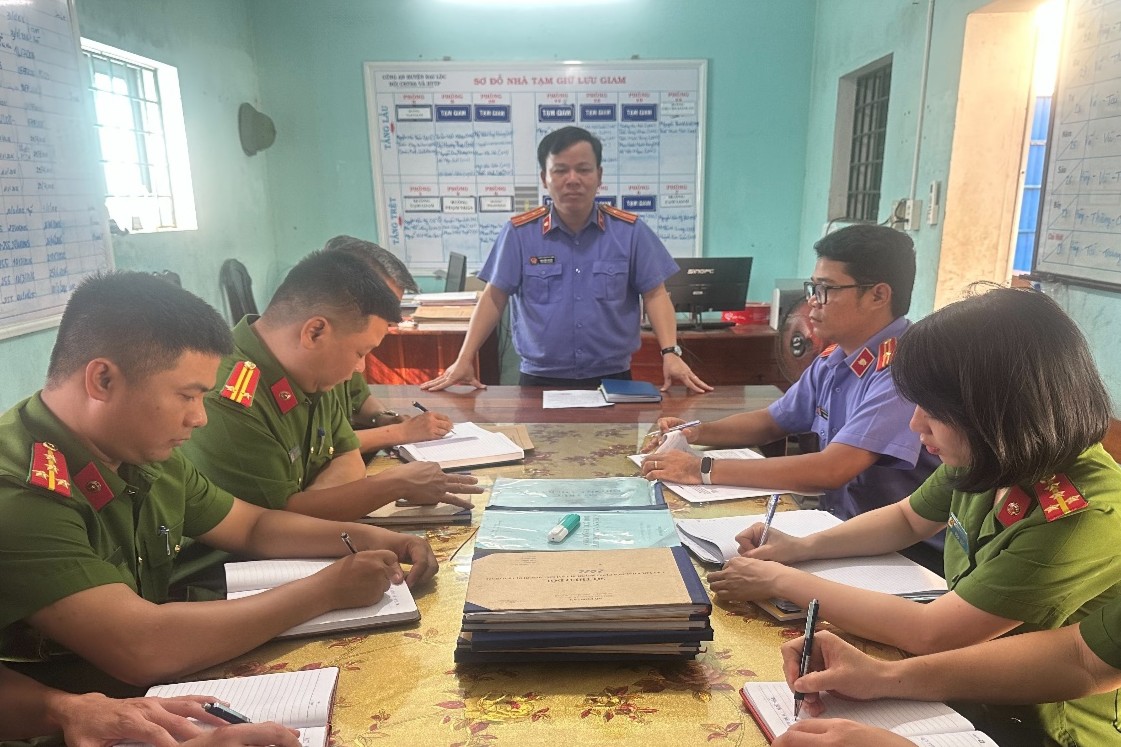 VKSND khu vực 11, TP Đà Nẵng trực tiếp kiểm sát tại Phân trại tạm giam Đại Lộc