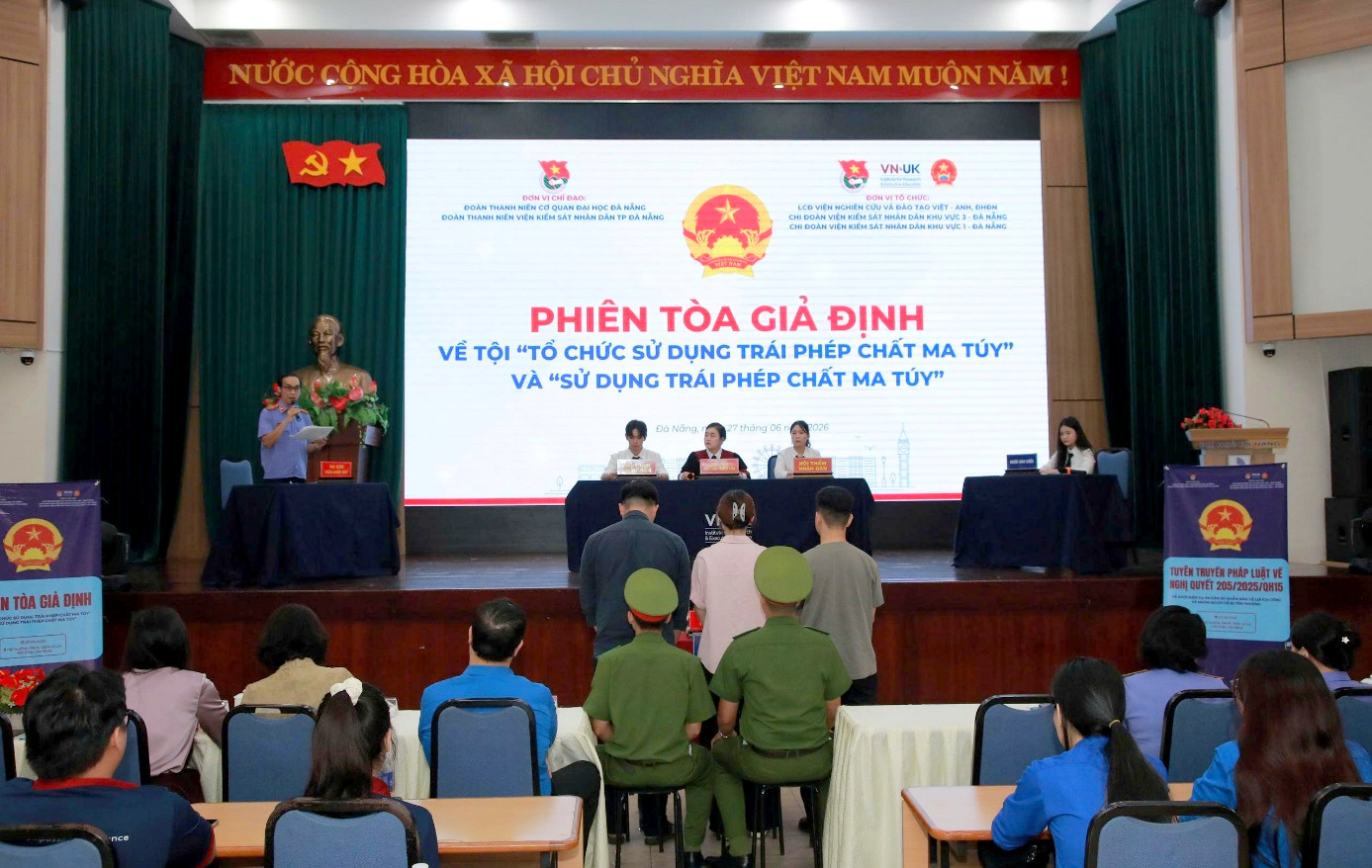 Chi đoàn VKSND khu vực 3, TP Đà Nẵng tuyên truyền pháp luật cho hơn 200 sinh viên