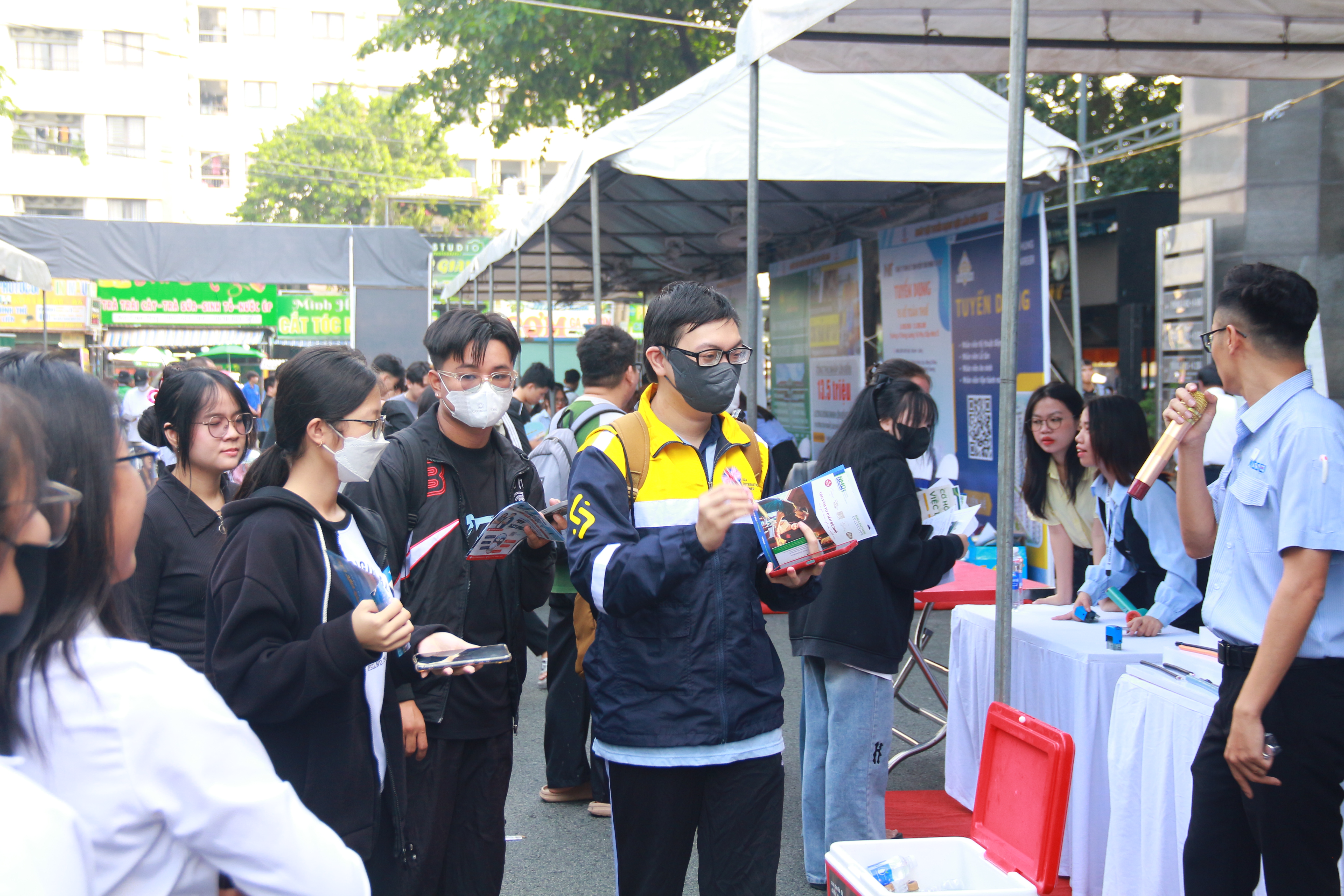 Tư vấn hướng nghiệp, giới thiệu việc làm cho thanh niên nông thôn