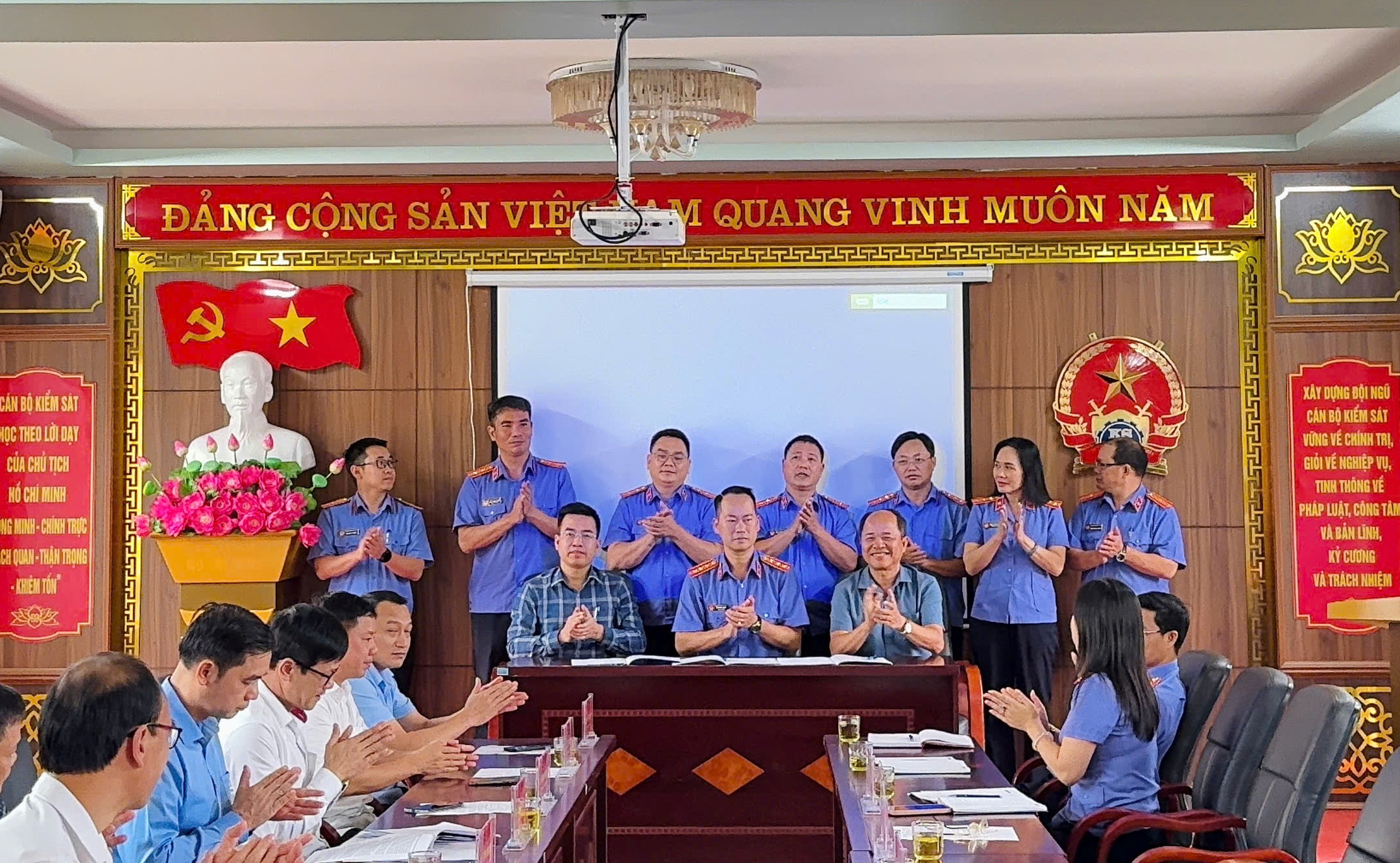 VKSND khu vực 9, tỉnh Lào Cai ký quy chế phối hợp với 12 xã, bảo vệ lợi ích công và nhóm yếu thế