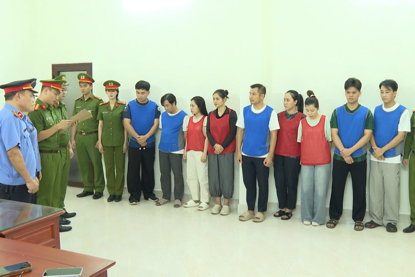 Phát hiện đường dây buôn lậu kim cương có quy mô đặc biệt lớn