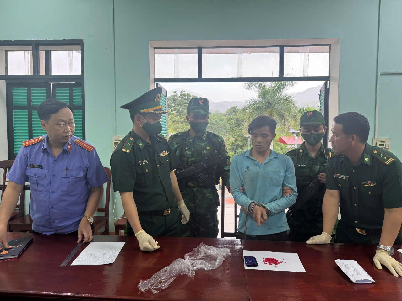 Thanh Hóa Bắt giữ đối tượng người Lào vận chuyển trái phép 138 viên ma túy tổng hợp qua biên giới