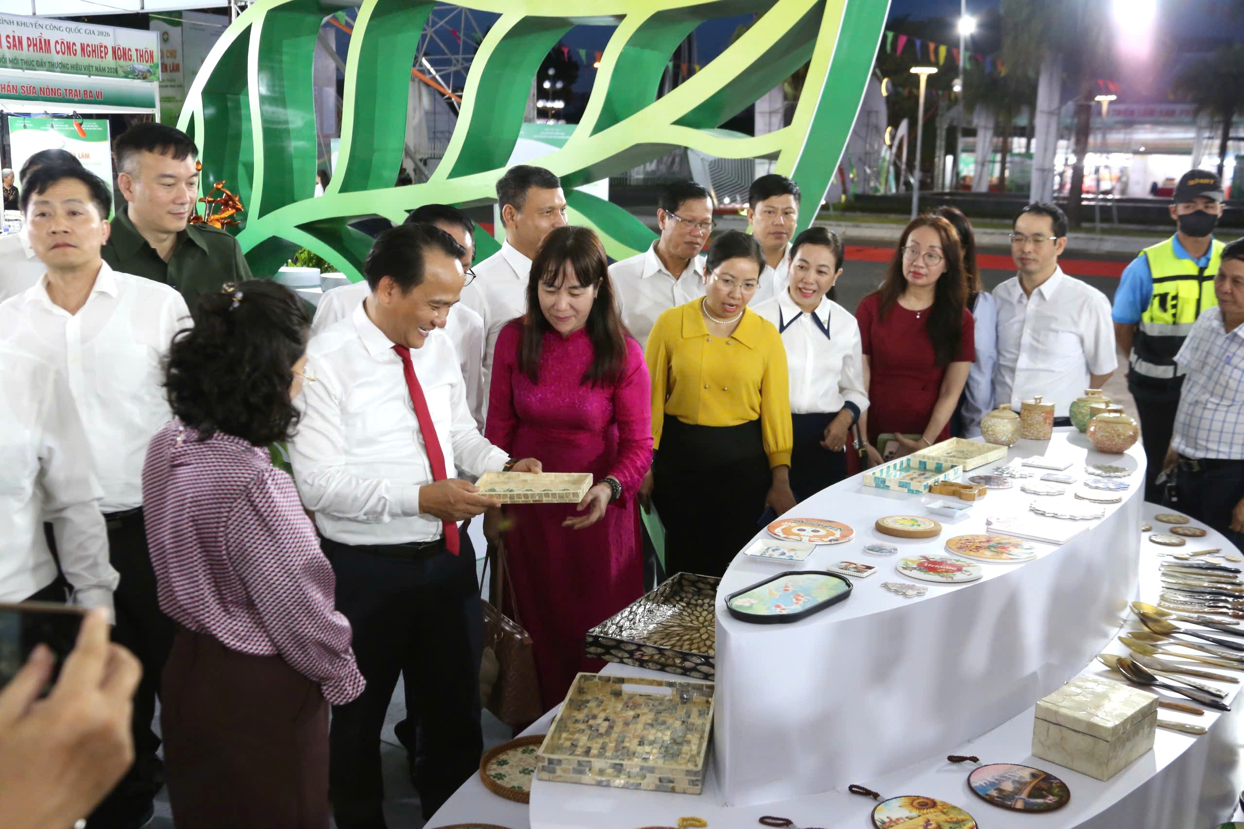 Hơn 300 gian hàng tham gia Hội chợ Triển lãm sản phẩm công nghiệp nông thôn năm 2026