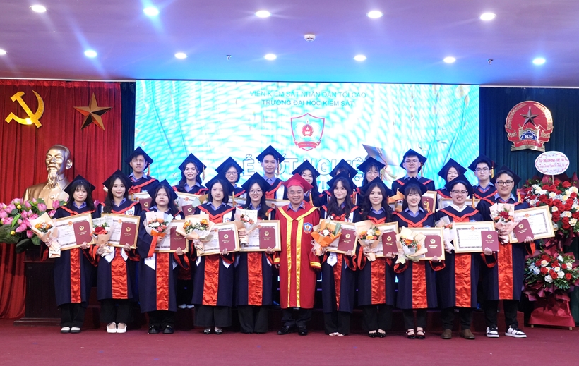 Quy chế phối hợp công tác giữa đảng uỷ bộ, ngành Trung ương với cấp uỷ cấp trên trực tiếp của tổ chức đảng trong cơ sở giáo dục đại học công lập
