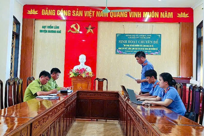 Kiểm sát công tác tiếp nhận, xử lý tin báo tại Hạt Kiểm lâm Hương Khê