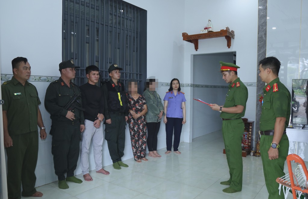 Khởi tố nhóm đối tượng tham ô tài sản, trộm cắp tài sản và không tố giác tội phạm