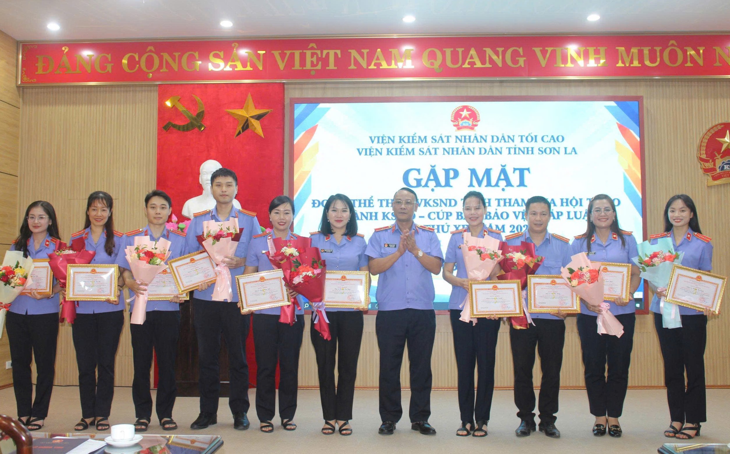 VKSND tỉnh Sơn La trao giải cuộc thi trực tuyến và gặp mặt đoàn thể thao tham gia Hội thao