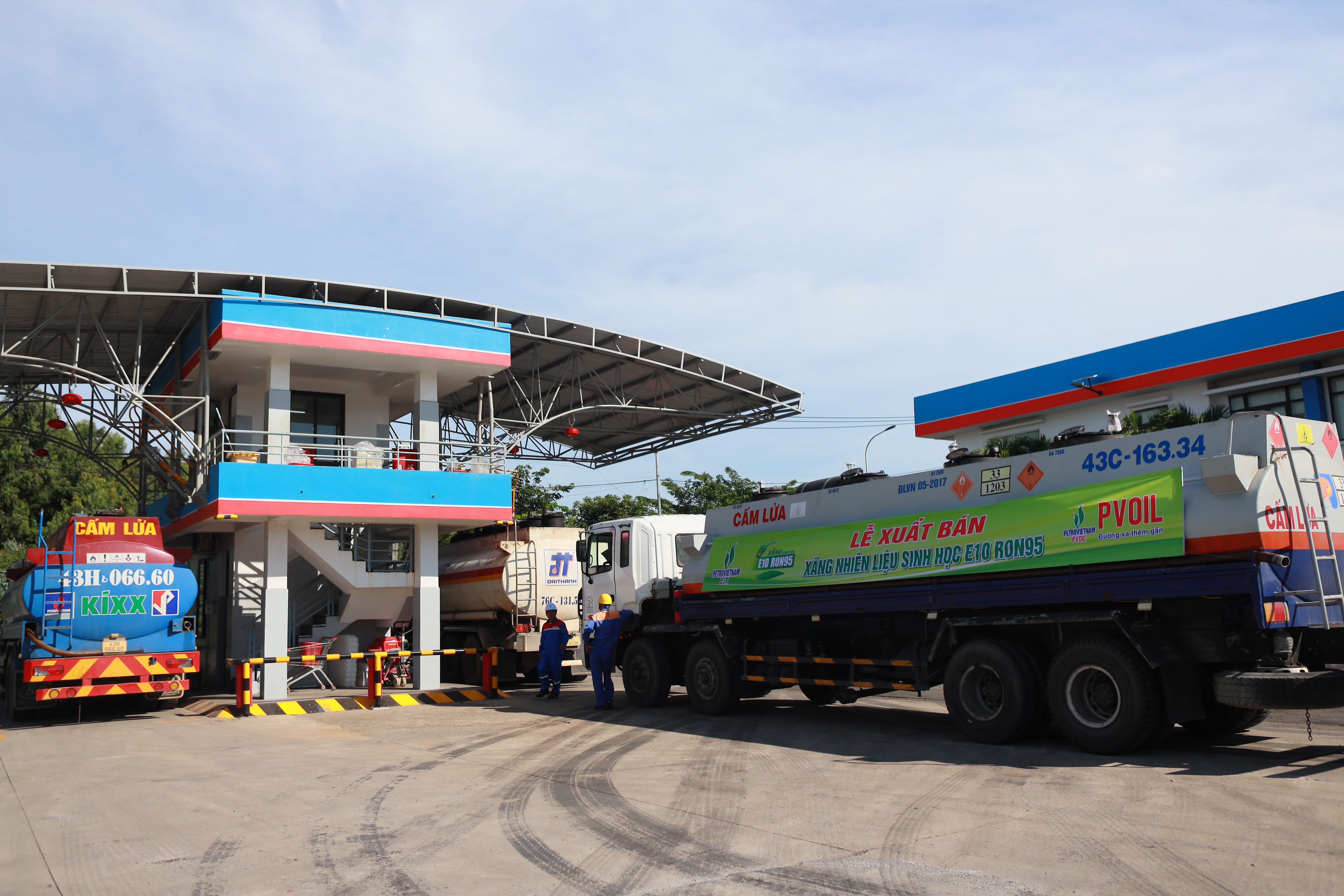 Nguồn cung xăng E10 ổn định, thị trường bước vào giai đoạn chuyển đổi
