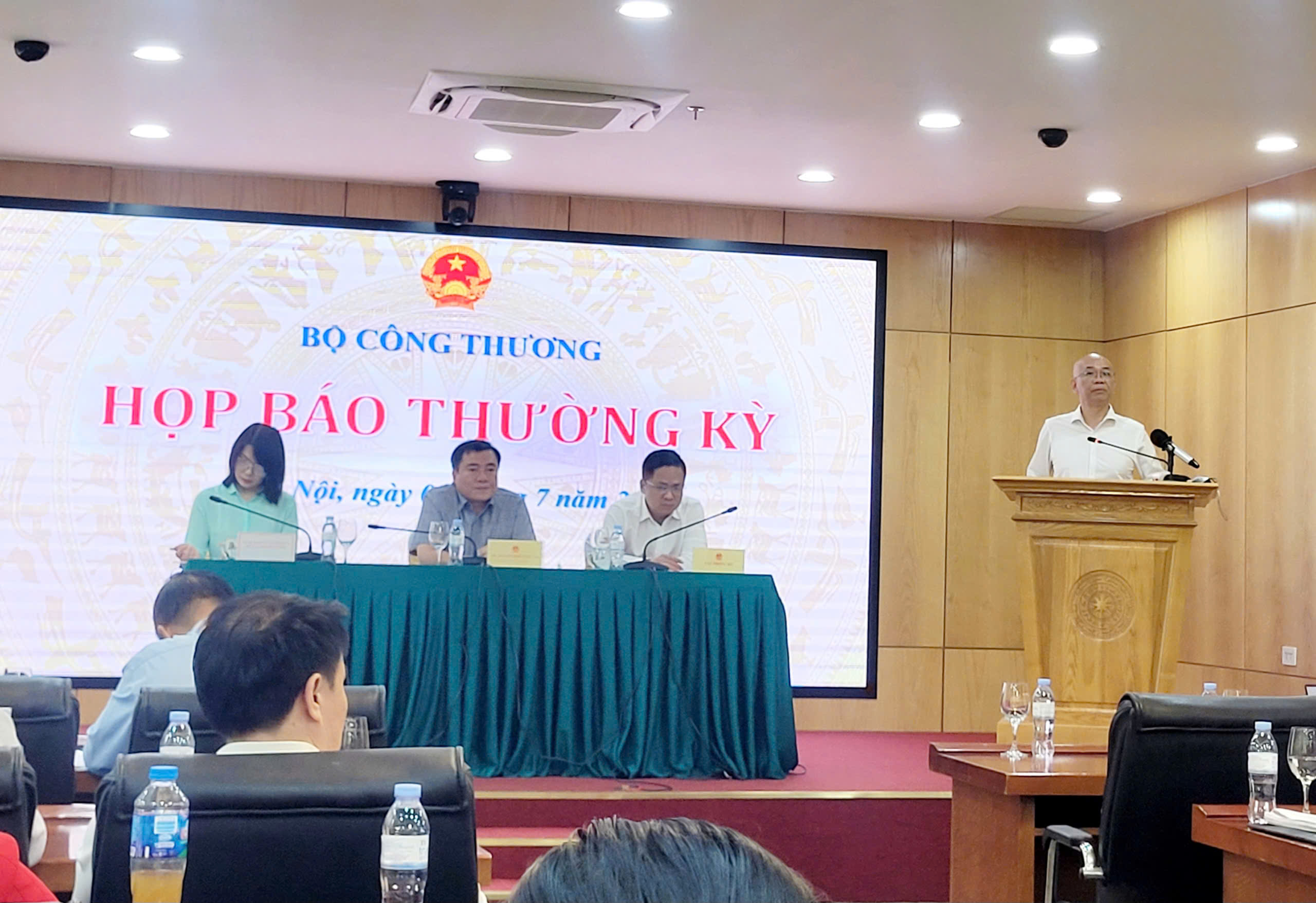 Bộ Công Thương Nhập siêu vẫn trong tầm kiểm soát