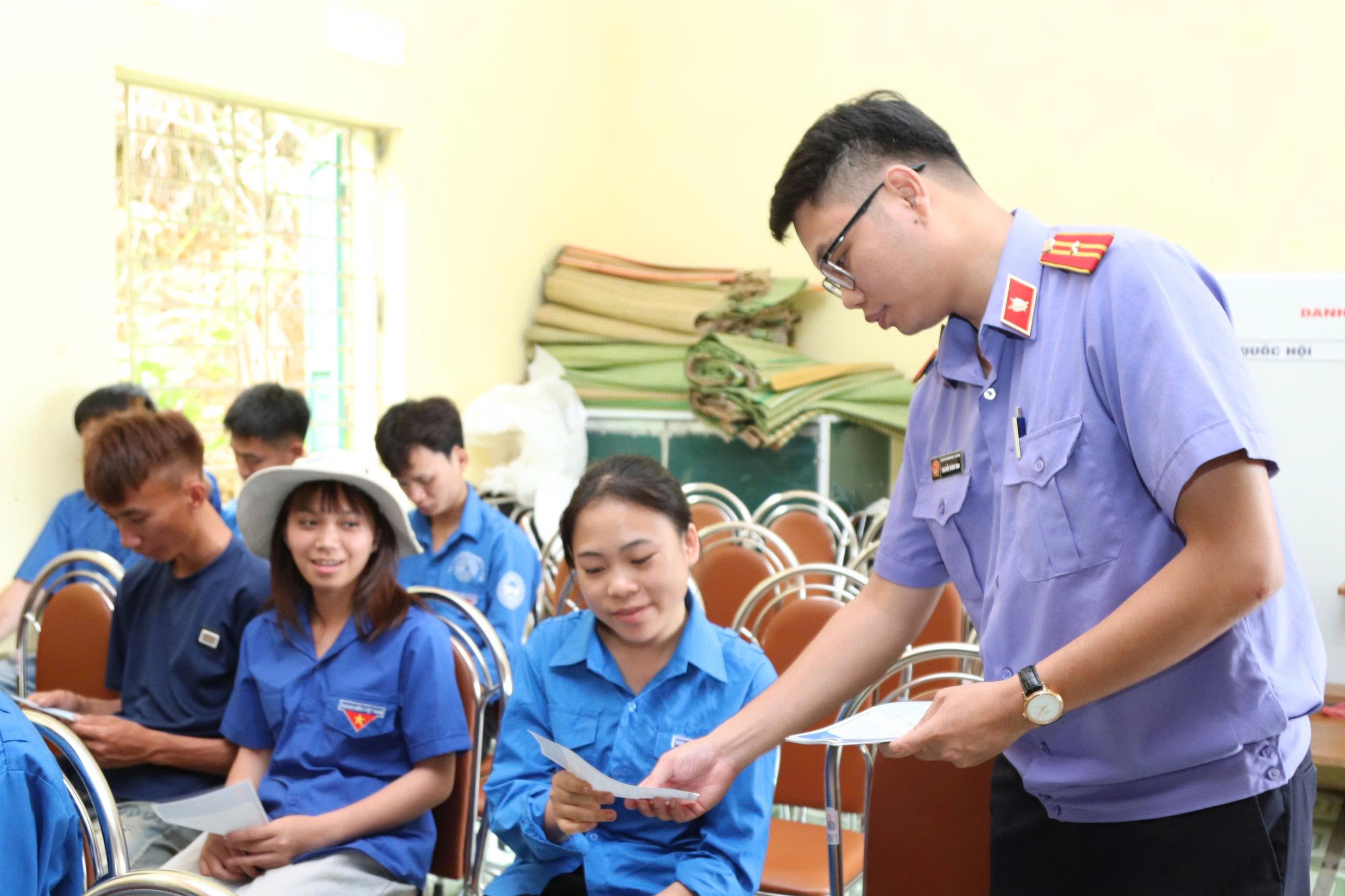 Thắp sáng bản làng, lan tỏa Nghị quyết 205