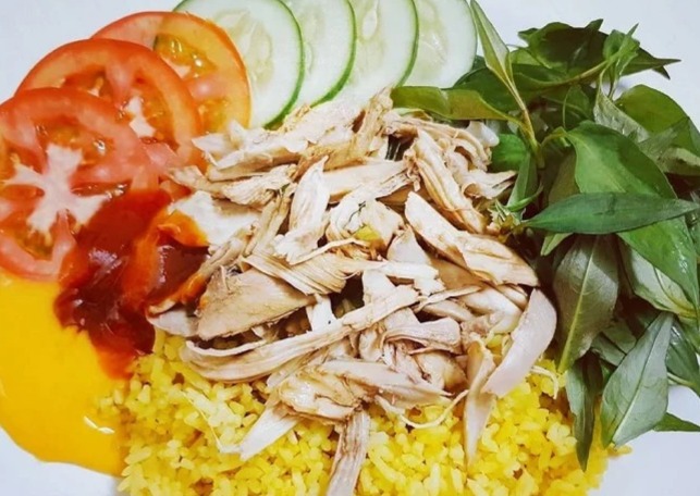 Khẩn trương làm rõ vụ nhiều người nghi ngộ độc thực phẩm do ăn cơm gà Quỳnh Nga