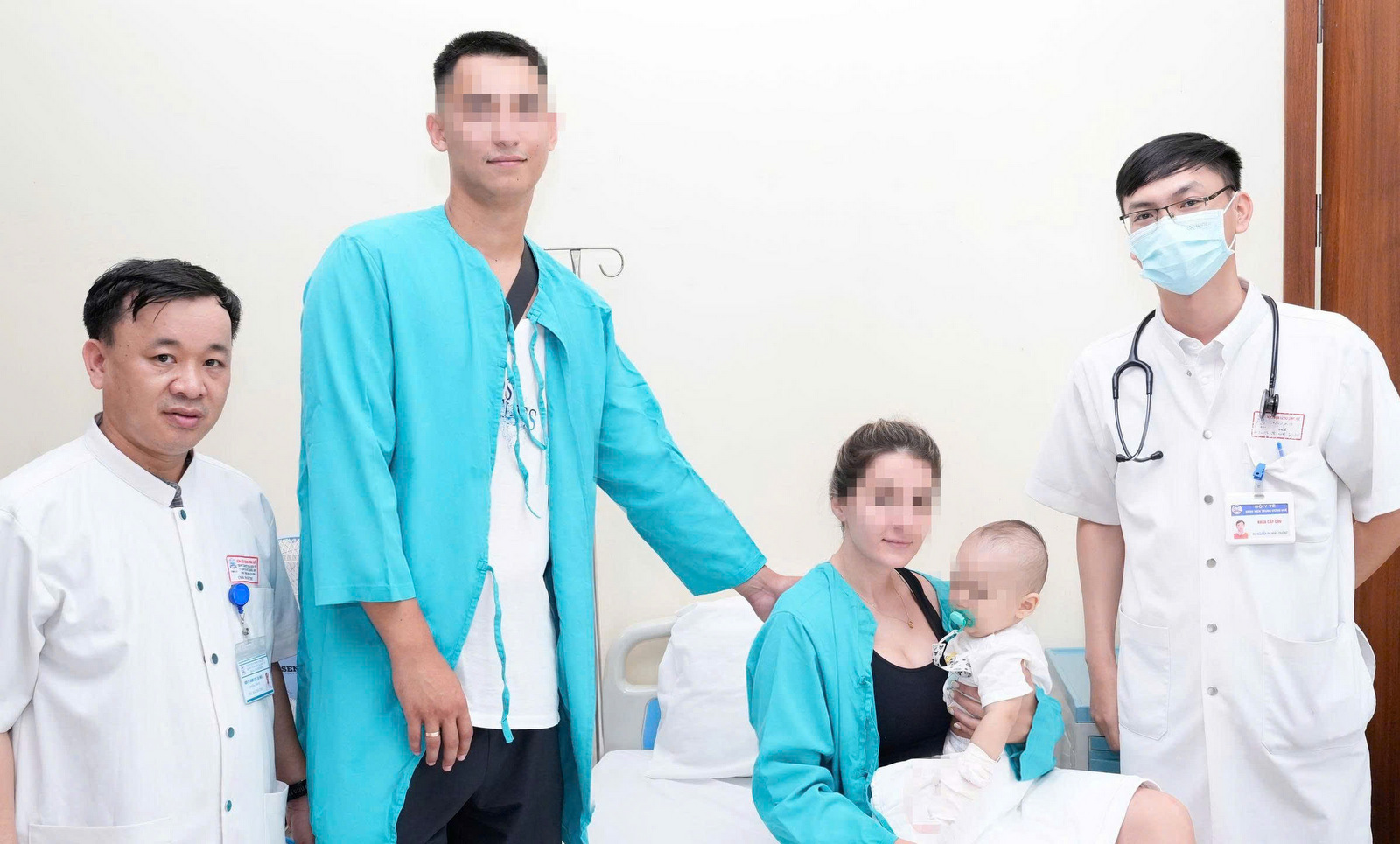 Bệnh viện Trung ương Huế cứu thành công bé trai 9 tháng tuổi quốc tịch Kazakhstan nuốt kim băng đang bung mở