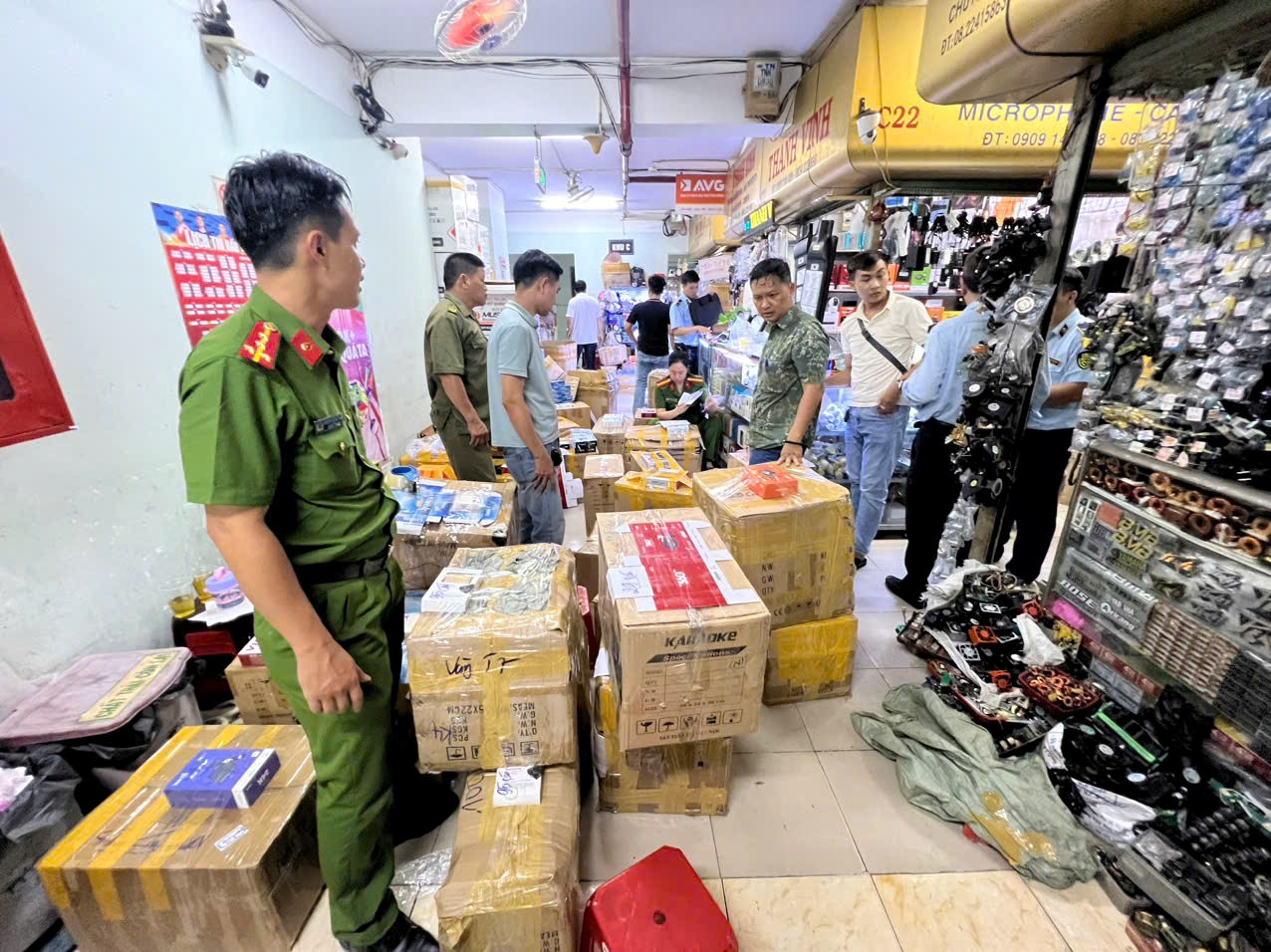TP HCM phát hiện 403 vụ kinh doanh hàng cấm, hàng nhập lậu